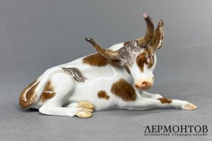 Статуэтка Лежащий бык. Фарфор, роспись. Германия, Мейсен, 1999 год.