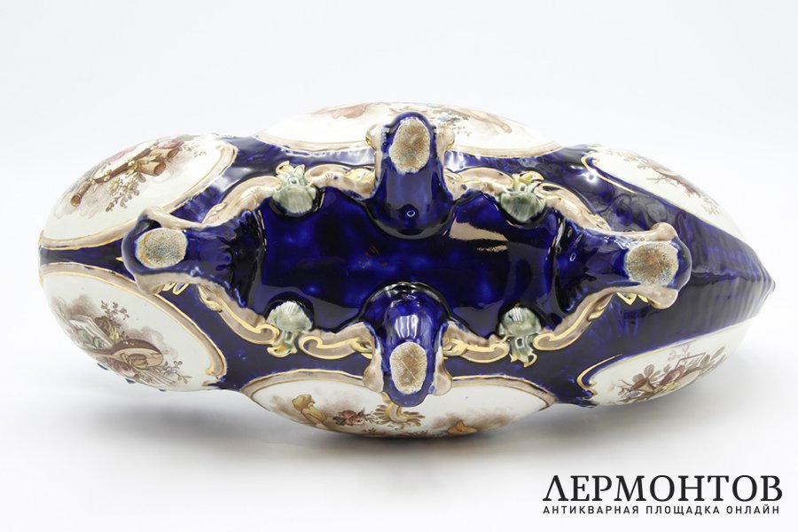 Ваза Рог изобилия. Австрия, 1900-1920е. Фаянс, роспись по деколи.