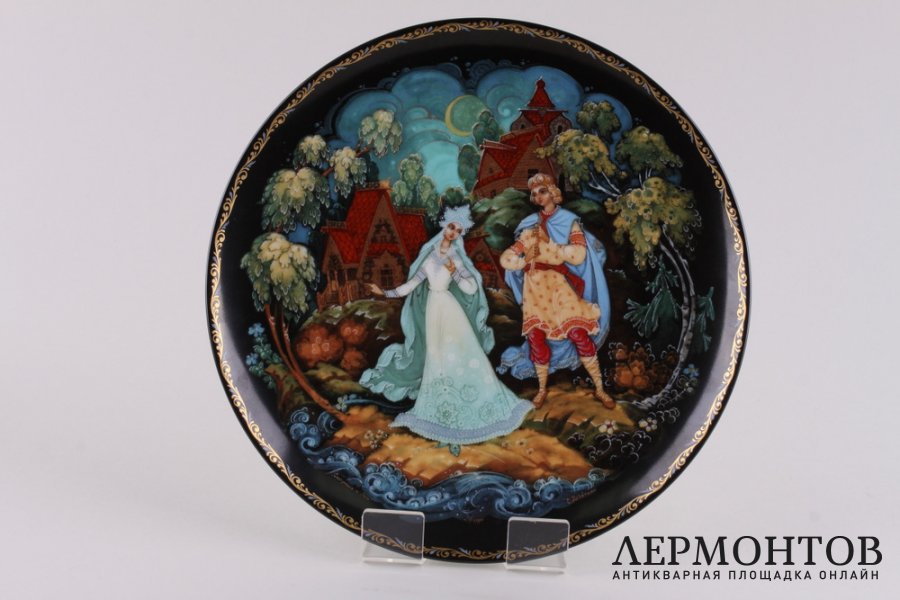 Тарелки из серии Русские сказки. СССР,  Палех, 1989-1990-е гг. Фарфор, деколь.