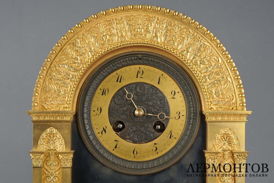 Часы в стиле Ампир. Франция, Париж, кон. 19 в. Бронза.