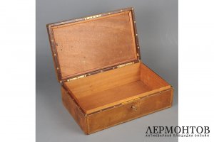 Коробка для сигар с литографией сцены охоты. Дерево, кожа.