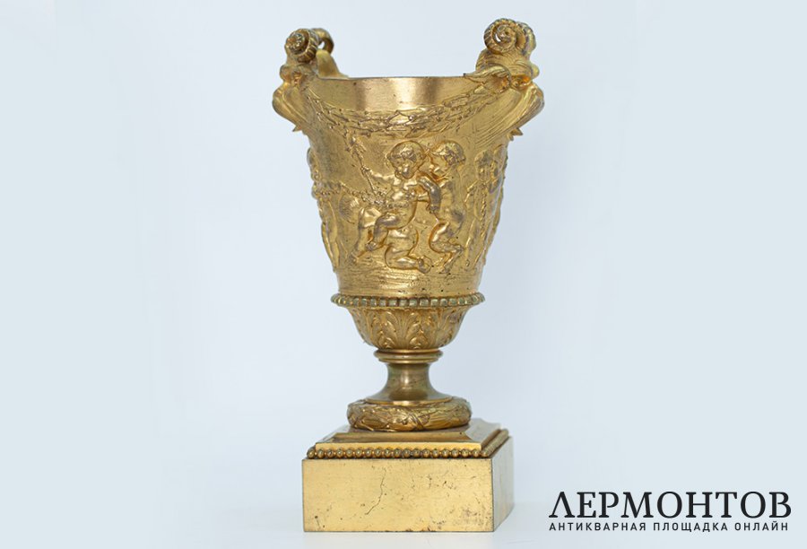 Ваза с маскаронами и играющими путти. мануфактура Paillard, 1850-1870 гг.  Бронза.