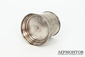 Подстаканник с растительным декором. Россия, мастер М. Маслов, 1908-1917 гг. Серебро.
