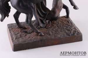 Конь с упавшим всадником. П.К. Клодт. Чугун. СССР, Касли, 1958