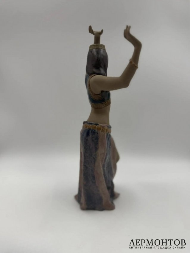 Статуэтка «Ритм Востока I». Фарфор грес, Lladro, скульптор Alfredo Llorens, Испания, 2005–2008 годы
