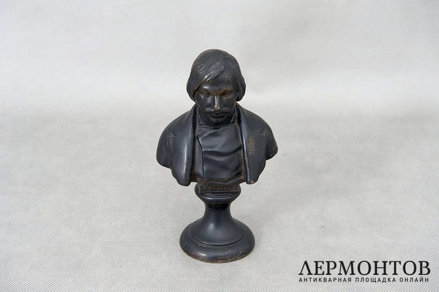 Кабинетная пластика Гоголь. Чугун. Россия, Касли, 1908 год.