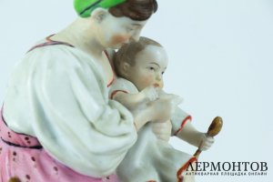 Статуэтка Крестьянка, отбеливающая холст. А. Попов. Россия, с. Горбуново, XIX в.