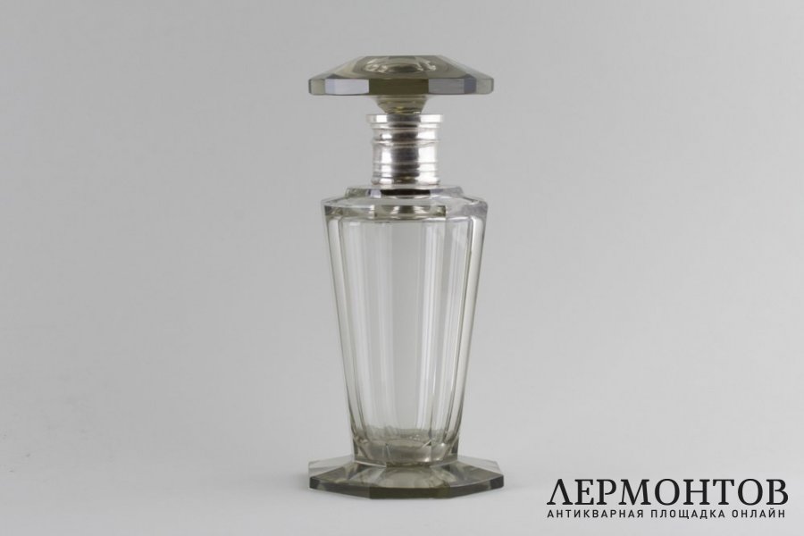 Графин гранeный в стиле art deco. Стекло, литье, серебро 800. Богемия, 1930-е годы.