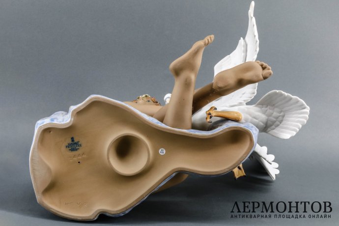 Скульптурная композиция Леда и лебедь. Фарфор. Lladro. Испания. XXI век