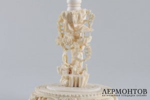 Статуэтка. Шар Мироздания- жемчужина дракона. Слоновая кость. Китай.