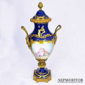 Ваза-кубок (2 шт.). Фарфор, бронза, кобальт,Франция, конец XVIIIв.