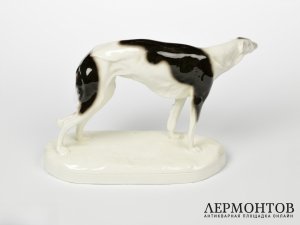 Статуэтка «Стоящая борзая». Goldscheider, Австрия, 1911–1912 годы
