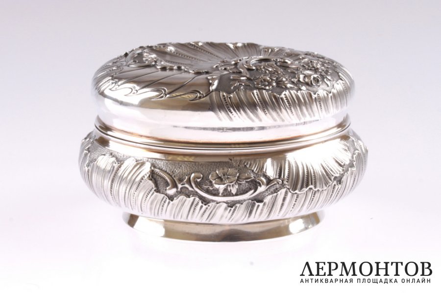 Конфетница с крышкой V.Boivin. Серебро 950. Франция