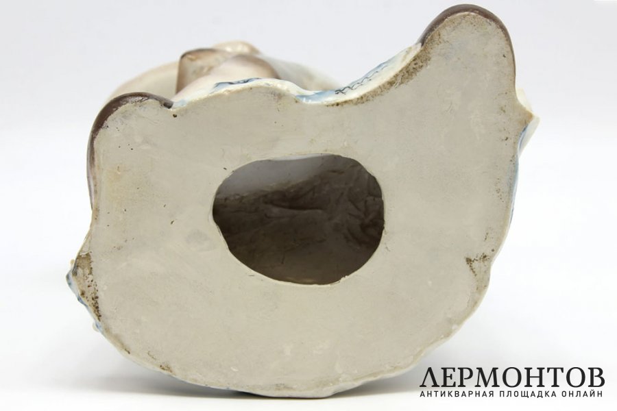 Статуэтка Рыбак. СССР, Песочное, В. Шестопалов, 1960-70е гг. Фарфор, роспись.