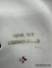Статуэтка «Обнажённая девушка». Фарфор, роспись, Royal Dux, Чехословакия, 1938–1945 годы