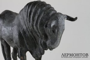 Антилопа гну. Скульптор - Андрей Марц. Силумин, мрамор. 1990-е гг.