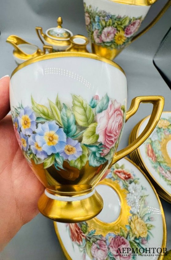 Чайный сервиз «Русская старина». Фарфор, роспись, мастерская Лады Быстрицкой, Россия, 2009 год