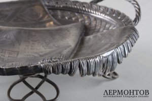 Сухарница в русском стиле. Мастер Петр Лоскутов. Россия, 1894 год.