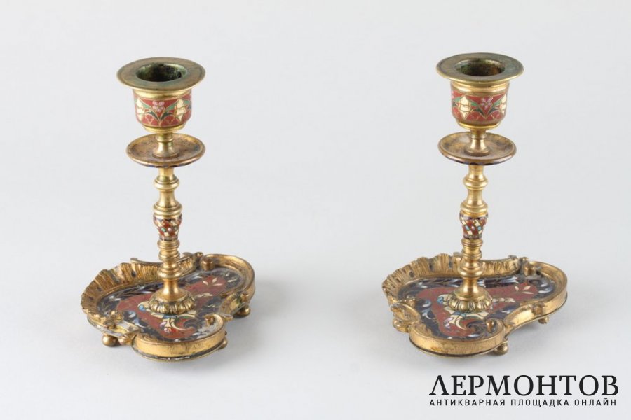 Парные подсвечники. Франция, Париж, 1870-е гг. Бронза, техника Champleve Шамплеве.