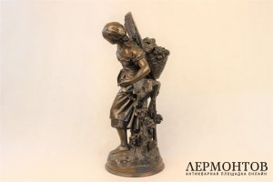 Скульптура. Сборщица ягод. Бронза. Матюрен Моро. Франция.