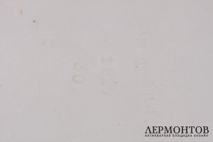 Поднос под горячее в стиле Модерн Лебеди. Германия, 1900-е гг. Фаянс, роспись. Латунь