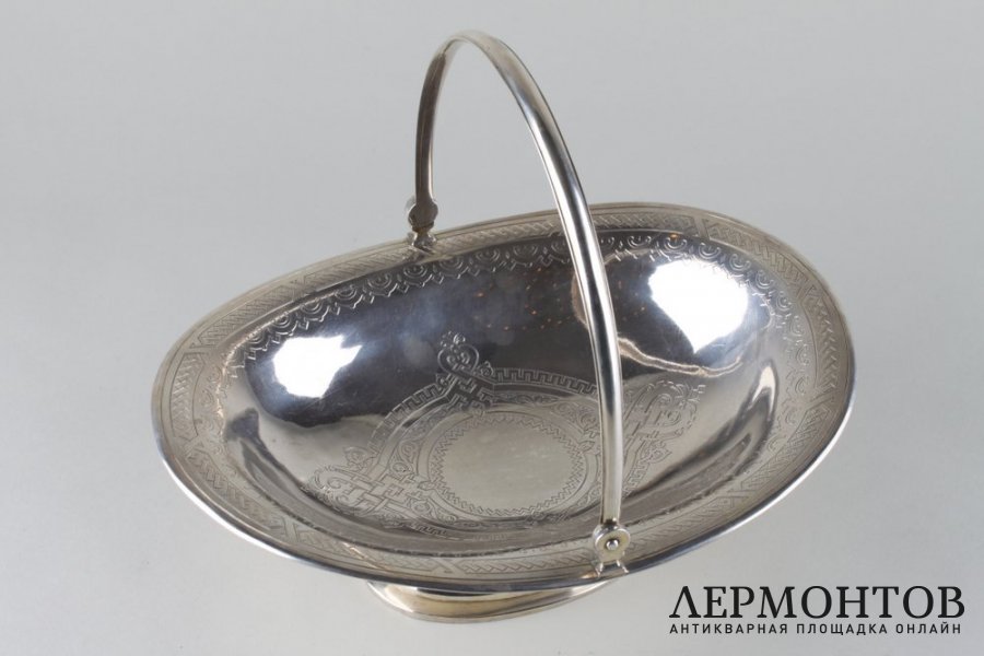 Сухарница в русском стиле. Россия, Москва, мастер И.И.,1888 год. Серебро 84 пробы. 
