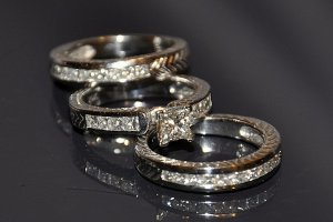 Обручальное кольцо-комплект с бриллиантами 2,08 k.  Золото 585 пробы.