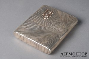 Портсигар в стиле модерн с накладкой вензелем. Россия, Москва, 1900-е гг., мастер ИК.