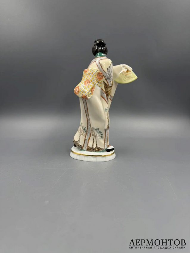 Статуэтка «Японка с веером». Фарфор, Meissen, Петер Странг, Германия, 2013 год