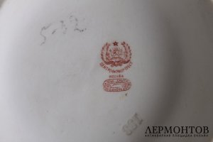 Статуэтка Девочка с ребенком. Россия, Дмитровский фарфоровый завод, 1926-1930 гг. 