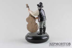 Скульптура Еврей - музыкант. Камнерезная композиция. Современная работа.