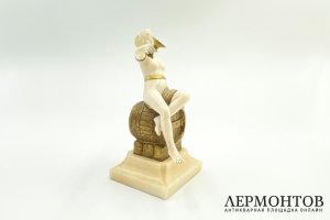 Скульптура Вакханка. Франция, Париж, J. Garnier, 1910-е гг. Бронза, кость, оникс.