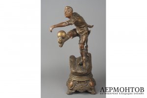 Скульптура Футболист - нападающий. Франция, Париж, 1930-е гг. Шпиатр.