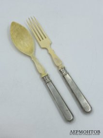 Ложка и вилка для салата. Серебро 84 пробы, кость, П. Овчинников, Россия, 1880-е годы