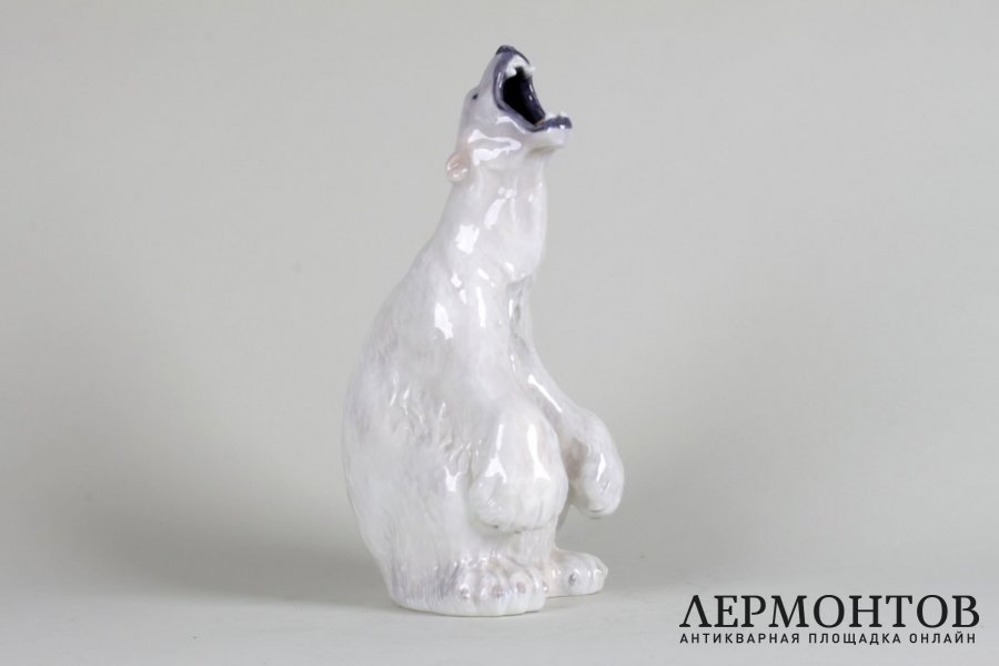 Статуэтка Рычащий медведь. Дания, Копенгаген, 1963 г. Фарфор, роспись.