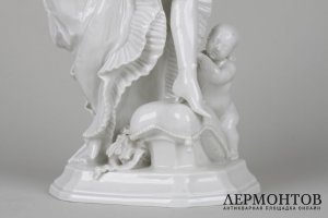 Статуэтка Дама с амуром. Германия, Meissen, авт. Paul Scheurich, 1-я пол 20 в. Фарфор