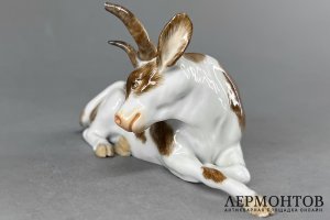 Статуэтка Лежащий бык. Фарфор, роспись. Германия, Мейсен, 1999 год.