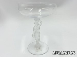 Бокал для шампанского с женской фигурой. Зап. Европа, сер. 20 века. Стекло.