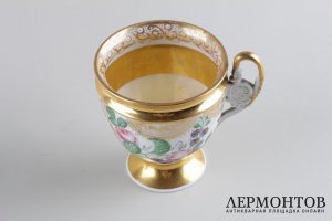 Чайная пара с расписным цветочным декором. Фарфор. Россия, Гарднер.