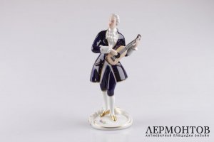 Статуэтка. Юноша с гитарой. Фарфор, роспись. Royal Dux Bohemia, XX век.