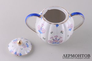 Сервиз Эгоист. Фарфор, роспись. Автор росписи А.В. Воробьевский. ЛФЗ, 1937 г.