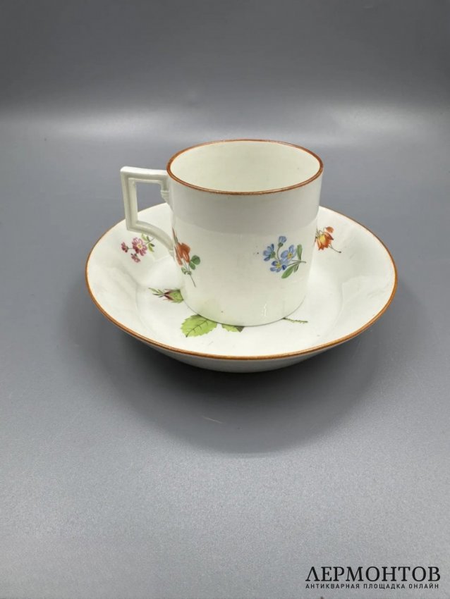 Кофейная пара с розовым цветком. Фарфор, роспись, Meissen (период Марколини), Германия, 1774–1814 годы
