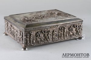 Коробка  с изображением сцены в трактире. Серебро 800. Голландия