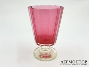Бокал. Германия, 19 век. Цветное стекло.
