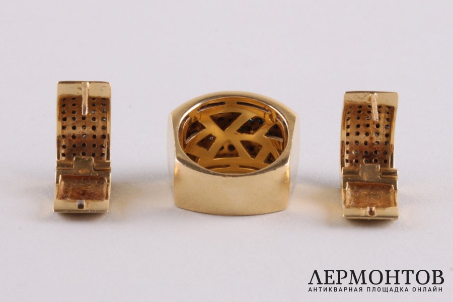 Набор из перстня и серег с черными бриллиантами ок. 4,14 ct. Золото. Бренд Melekkis