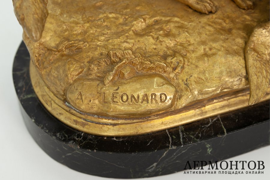 Статуэтка Лиса с добычей. Франция, автор Agathon Leonard, 1 пол. 20 в. Бронза.