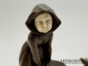 Статуэтка Девочка у камня в ст. Модерн. Австрия, П. Терещук, 1900-е гг. Бронза, кость