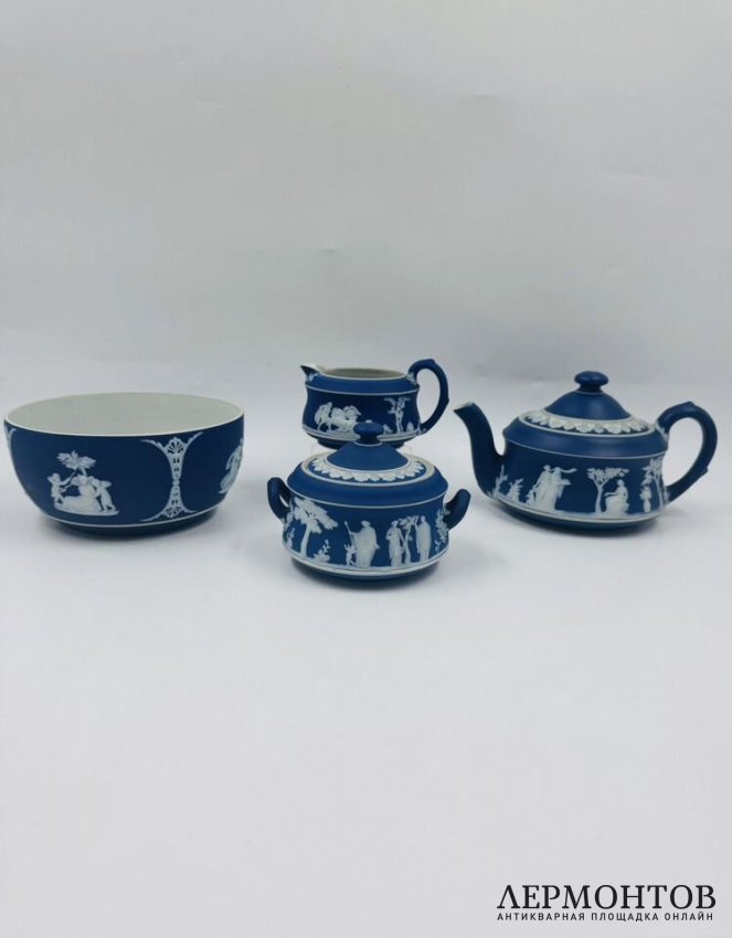 Чайный сервиз в стиле ампир с мифологическими сюжетами. Фарфор, Wedgwood, Англия, середина 20 века