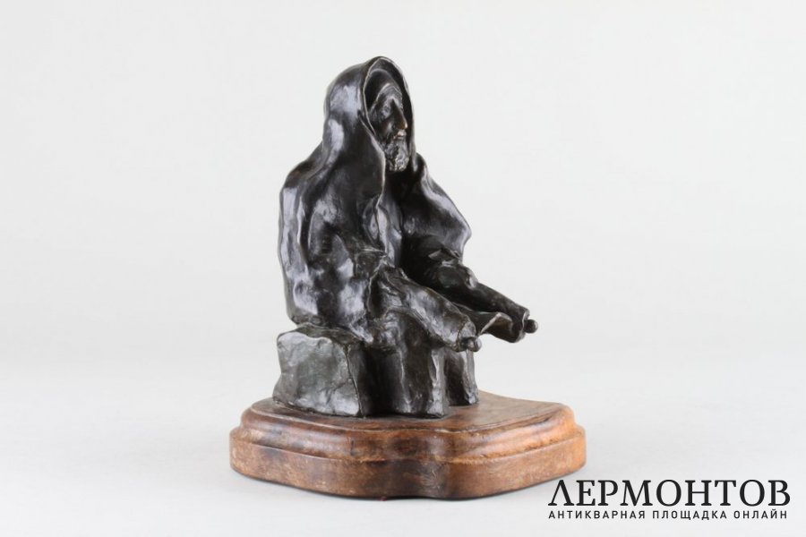 Скульптура Ребе со свитком Торы. Бронза. Европа, 20 век.