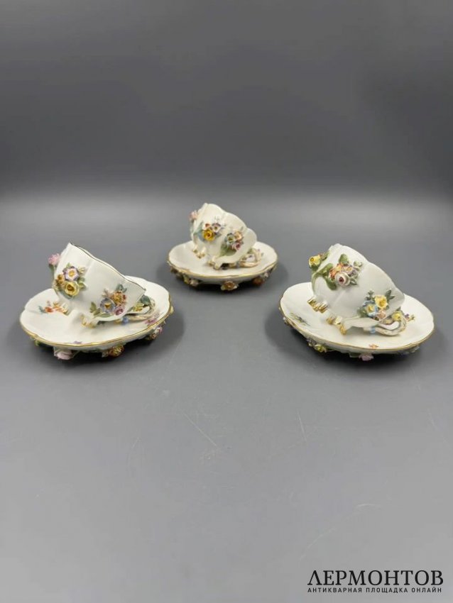 Кофейная пара с лепными цветами. Фарфор, роспись, Meissen, Германия, начало 19 века